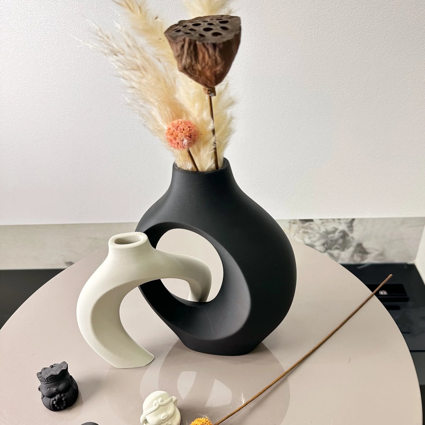 Minimalist Modern Decor – Versatile Accent Piece