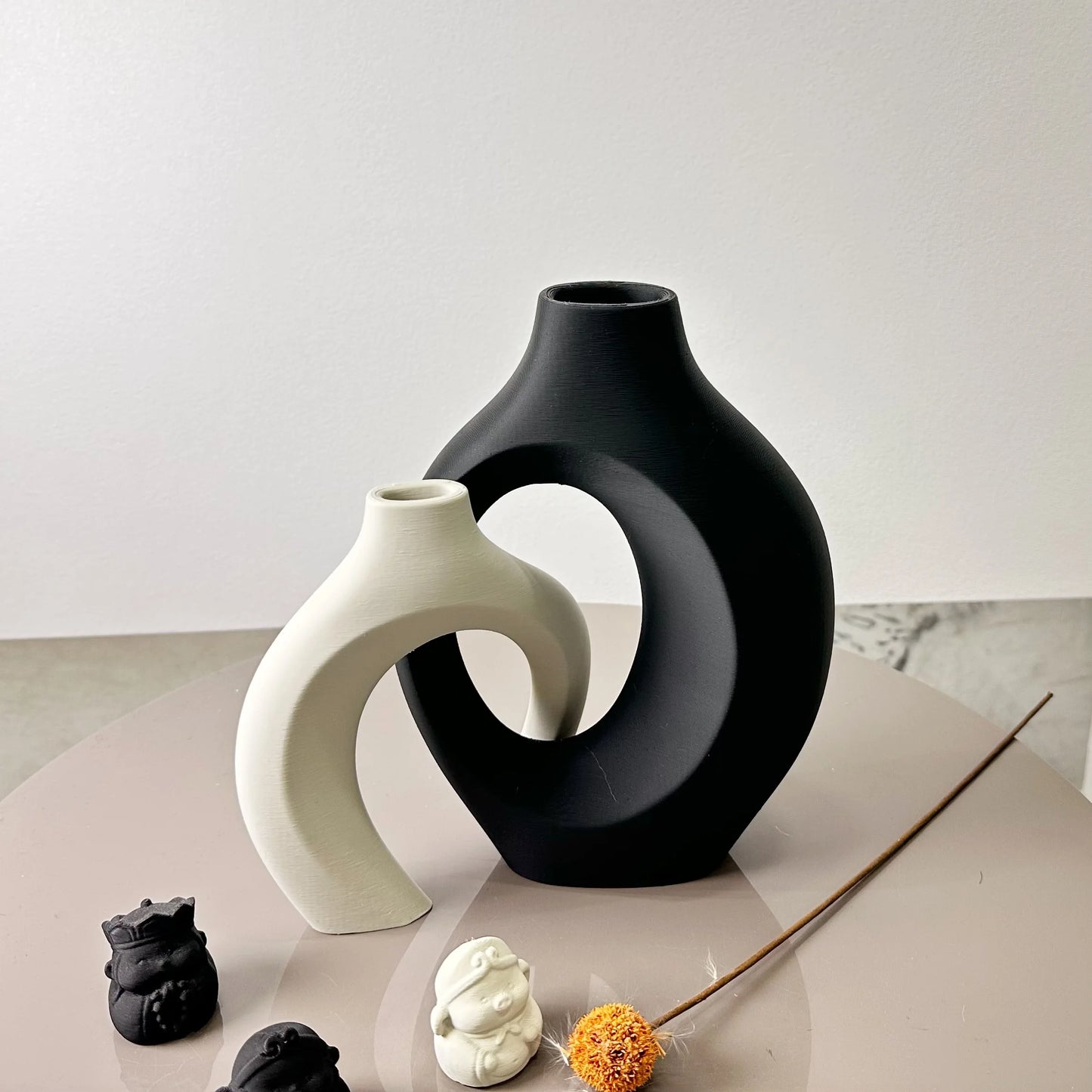 Minimalist Modern Decor – Versatile Accent Piece