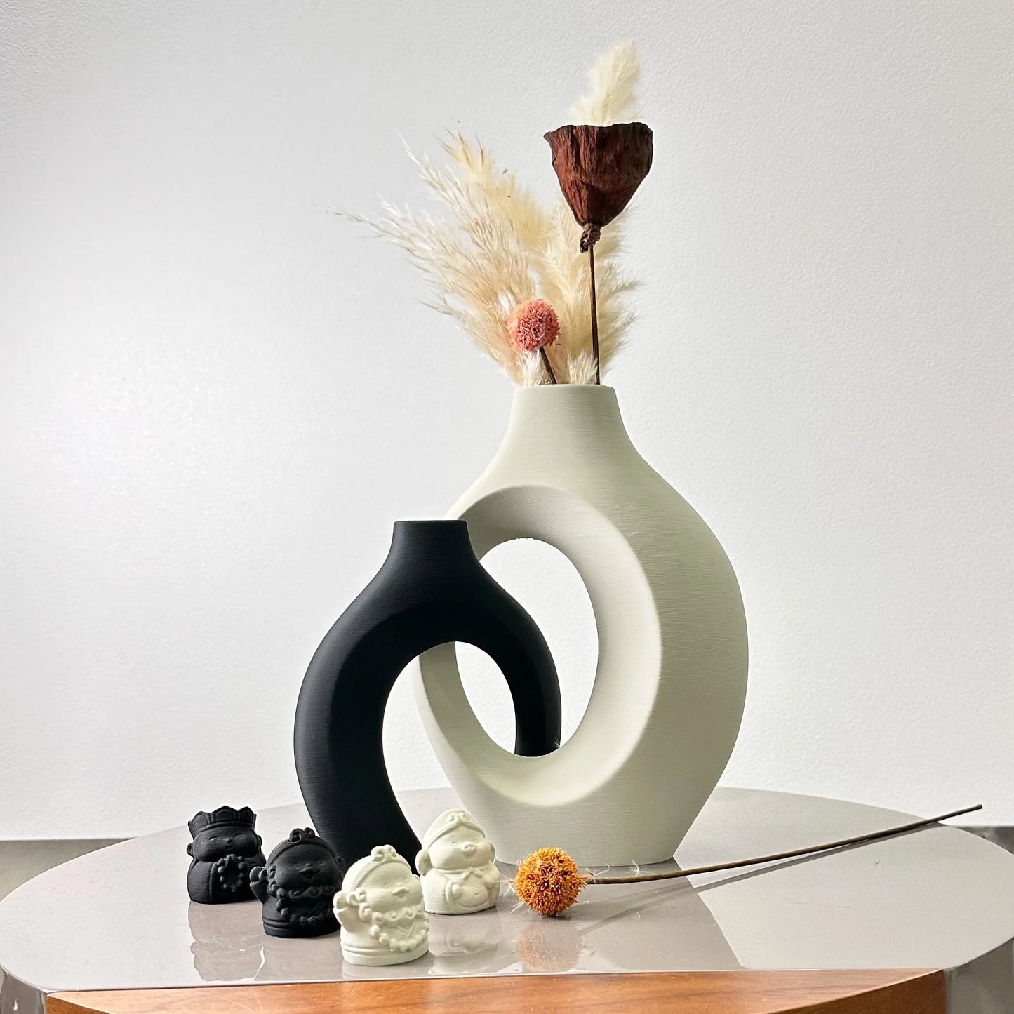 Minimalist Modern Decor – Versatile Accent Piece