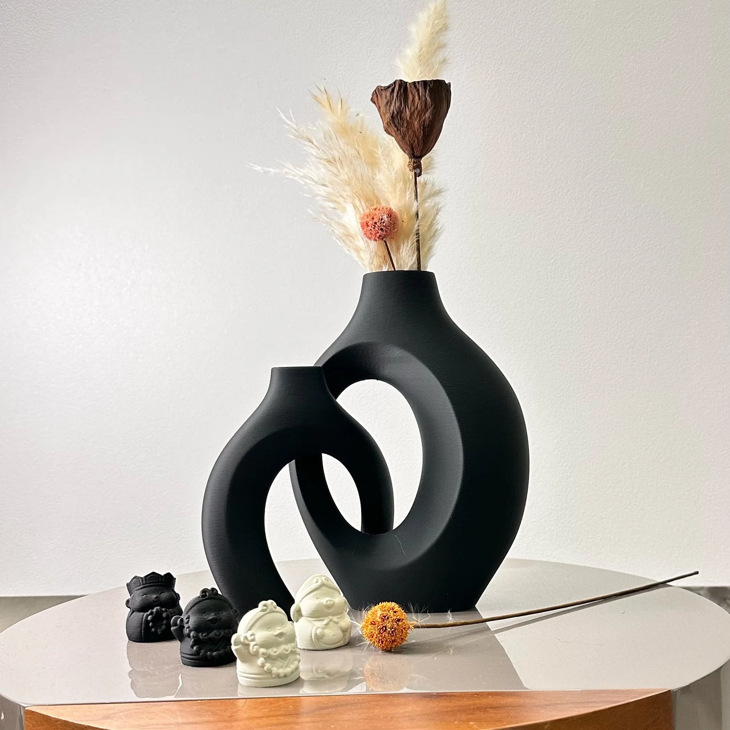 Minimalist Modern Decor – Versatile Accent Piece