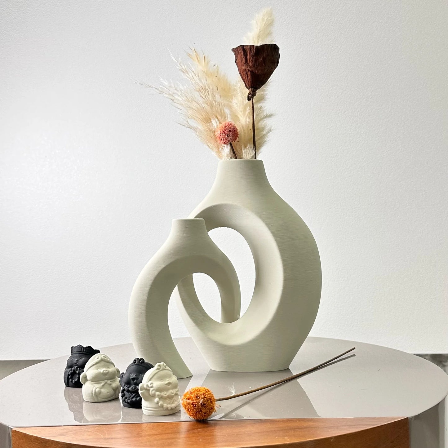 Minimalist Modern Decor – Versatile Accent Piece